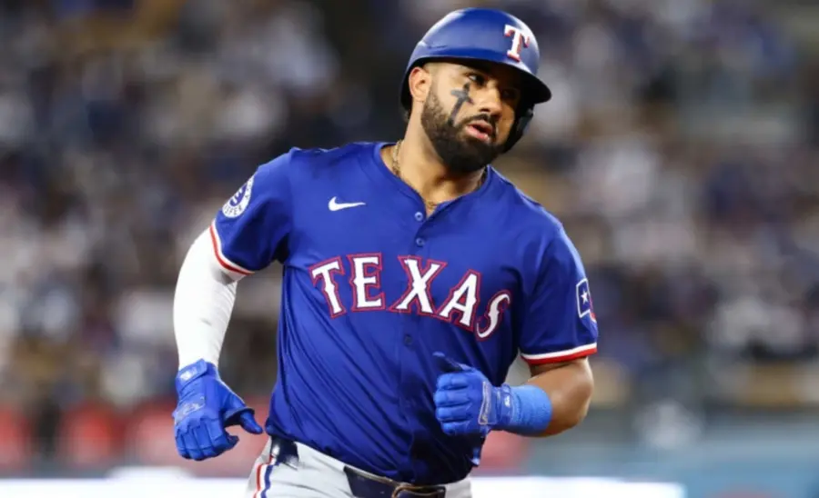 Ezequiel Durán, utility de lujo en los Rangers
