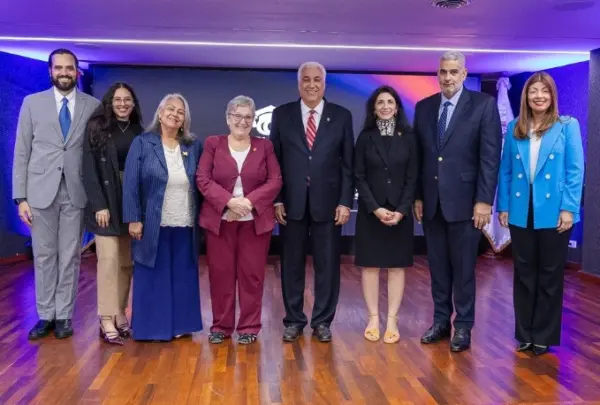José Antonio Gil, Abril Félix, Fior D' Aliza Bencosme, Erik Pérez Vega, Franchesca Cichello, Carlos Ortega y  Elsa María Moquete.