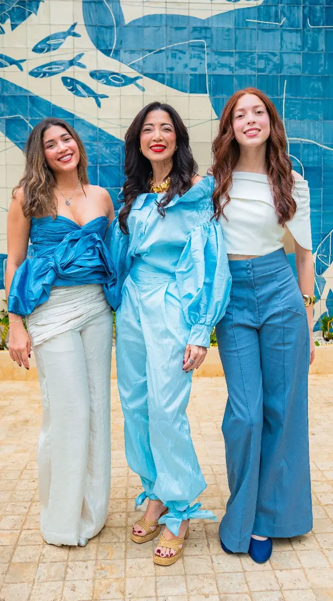 Avis Marie Reprich Soto, Avis Soto y Ziva Hazoury Soto.