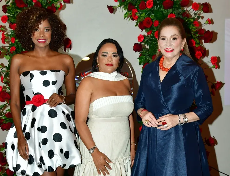 Ruth Ocumárez, Sofía Lana  y Jatnna Tavárez.