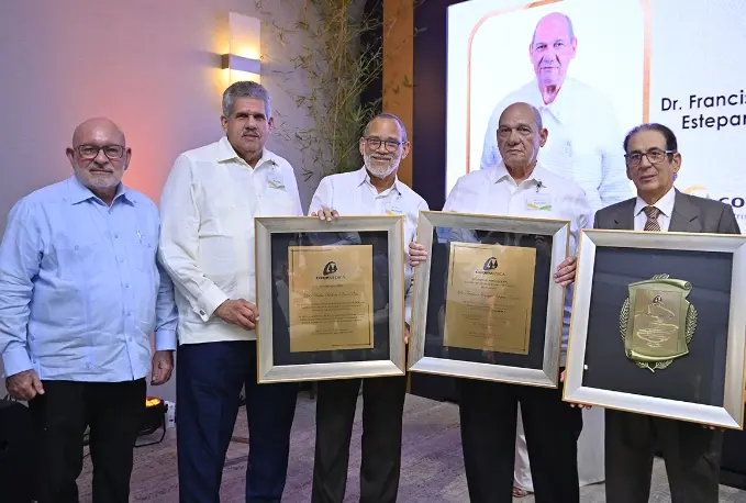 Robert Cabrera, Francisco Pantaleón, Andrés Rivas, Francisco Estepan y Luis Ramón Grullón Estrella.