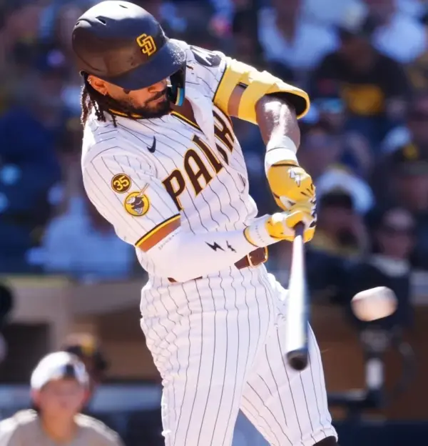 Fernando Tatis Jr. disparó tres hits para San Diego.  ap