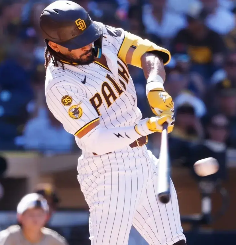 Fernando Tatis Jr. disparó tres hits para San Diego.  ap