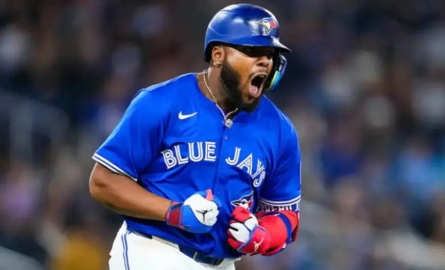Vladimir Guerrero Jr logró disparar su primer jonrón este año en el estadio de Toronto