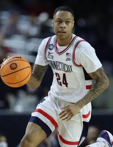 Jordan Hawkins, sorprendió con el cambio de equipo.