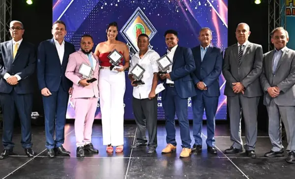 Premiación de los atletas y periodistas más sobresalienetes de la provincia de Santiago.