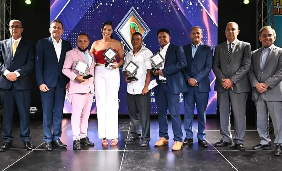 Premiación de los atletas y periodistas más sobresalienetes de la provincia de Santiago.