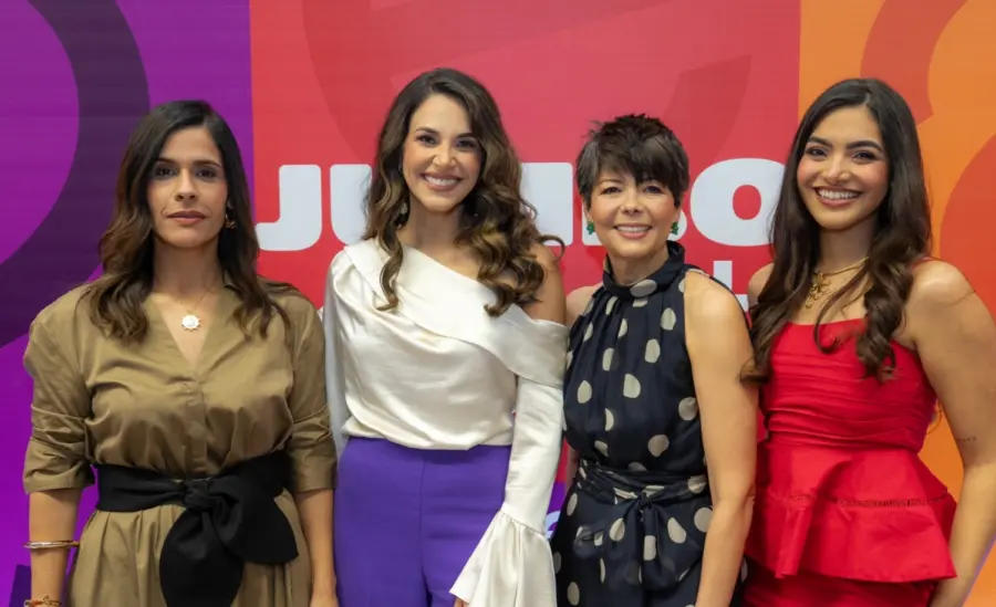 Madelyn Martínez, Pamela Sued, Cinthia Antonio y Yadira González.