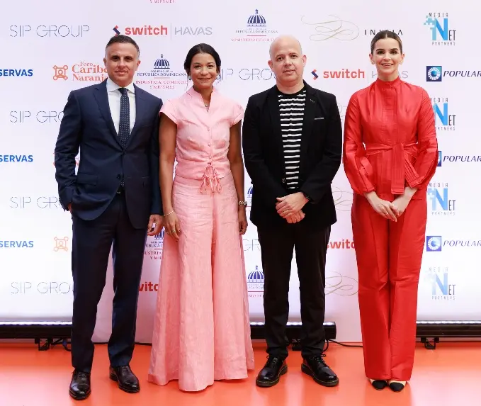 José Grateraux, Arlette Palacio, Ángel Rosario y Pamela Pitizia.