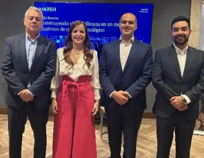 Directivos de la empresa durante el encuentro.