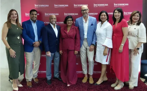 El equipo de Keller Willams RD y José Joaquín Alonso de CLERHP.