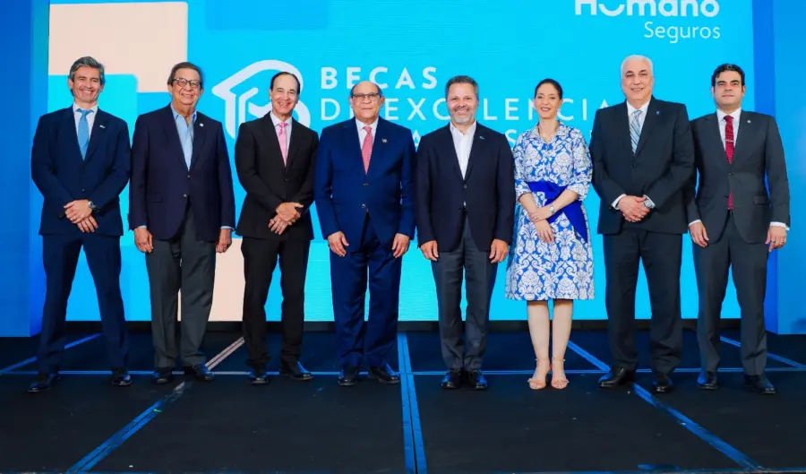 Carlos Mitnik, Miguel Fiallo Calderón,  Arturo del Villar Alburquerque,  Rafael Santos Badía, Eduardo Cruz,  Odile Camilo Vincent, Erick Pérez Vega y Julio Ferreira.