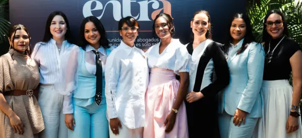Daysa Cristal Pérez, Roselin Contreras, Maryangie Espinal, Emery Colomby, Susan Mota, Mariela Then, Laura Rosario y María Elisa Holguín.