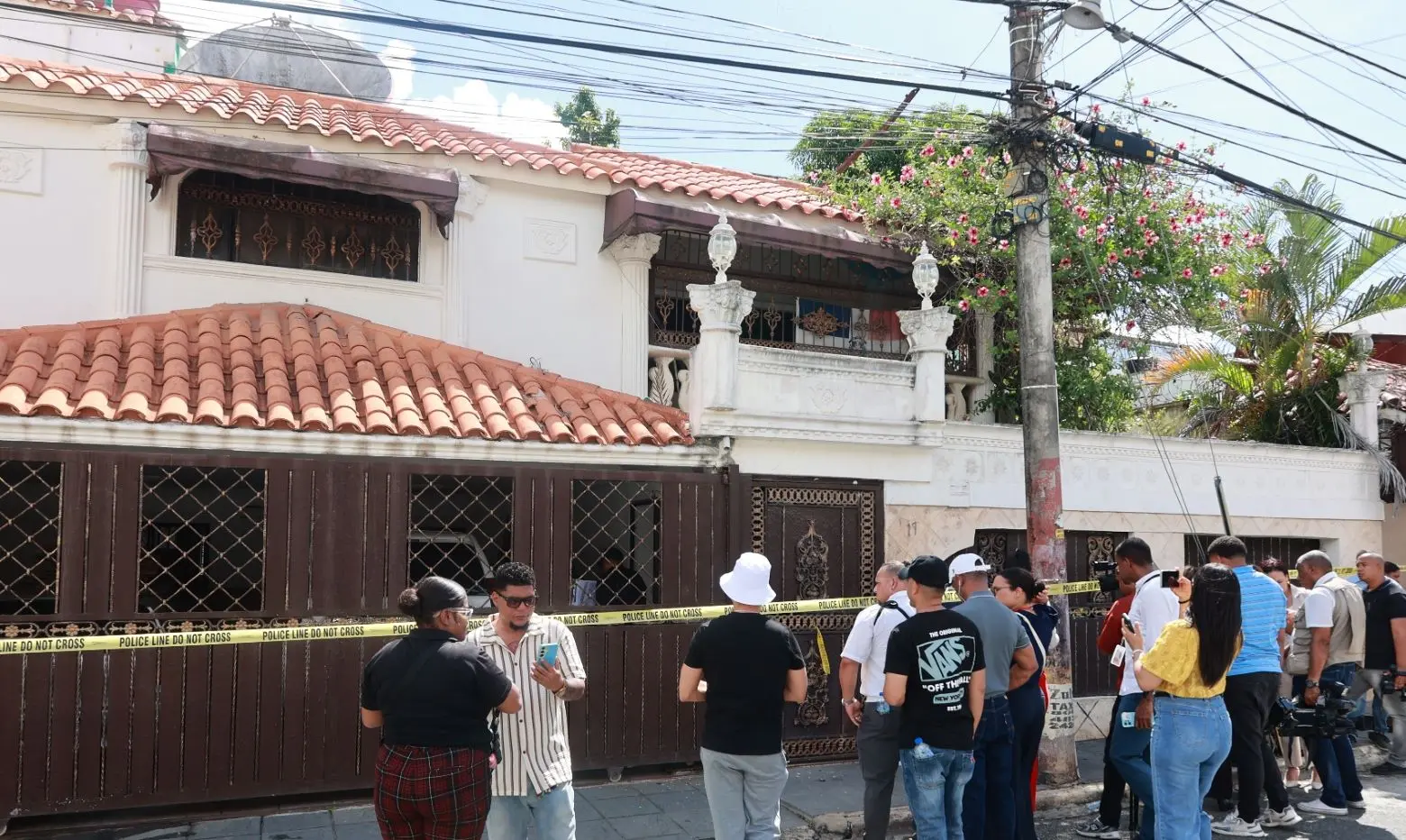 Entre sangre y ropa tirada: la escena encontrada en casa Julián Oro Duro