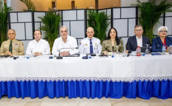 El presidente Luis Abinader y el ministro de la Presidencia, José Ignacio Paliza, participaron en la reunión de seguimiento.