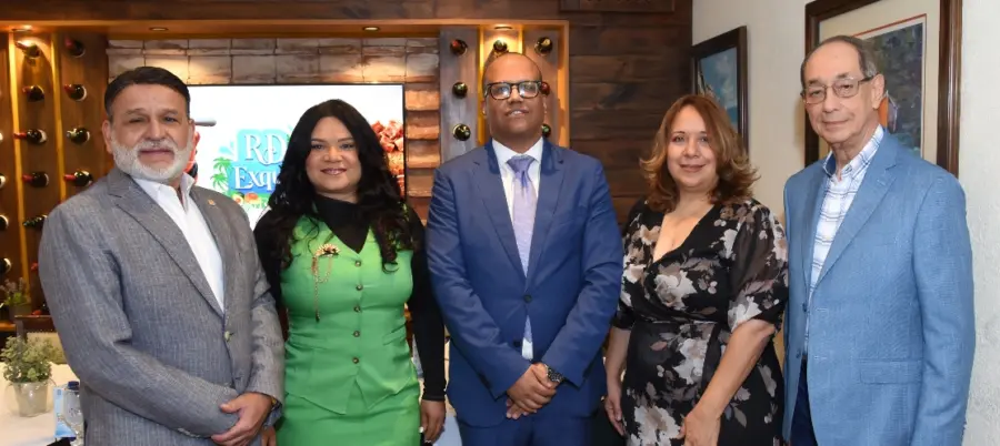 Iván García, Sarah Hernández, Frank Segura, Solángel Velázquez  y Luis Felipe Aquino.