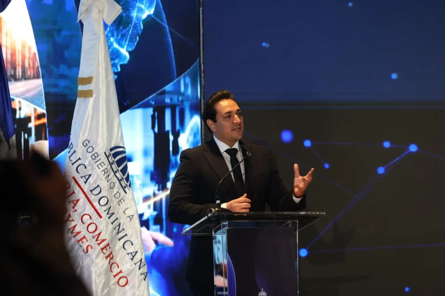 Gobierno dispone de unas 15 mil becas para capacitación en tecnología