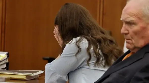 El juicio ha visto dramáticas imágenes.