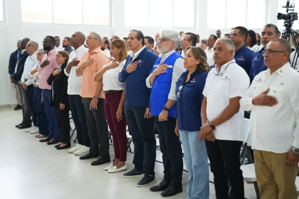 A la actividad asistieron funcionarios del Ministerio de Salud, OPS y representantes del gobierno local de esa provincia.