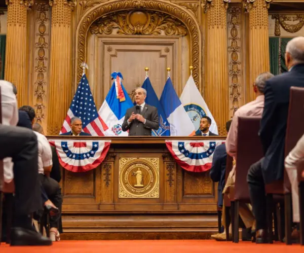 Abinader se reúne con diáspora dominicana y declaran el 24 de septiembre como Día del Orgullo Dominicano