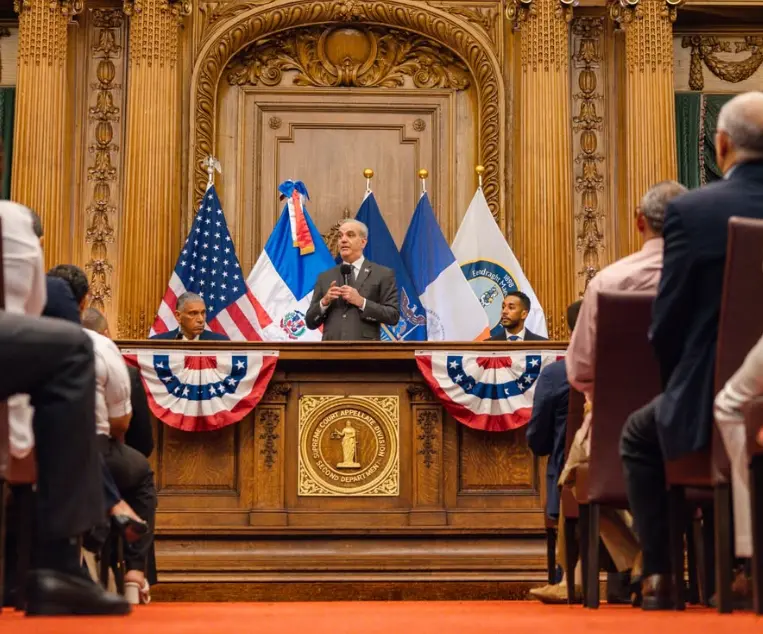 Abinader se reúne con diáspora dominicana y declaran el 24 de septiembre como Día del Orgullo Dominicano