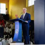 Abinader advierte que no llega a la presidencia del PRM para apadrinar a su sucesor