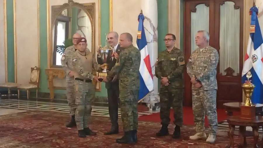 Abinader anuncia ascensos