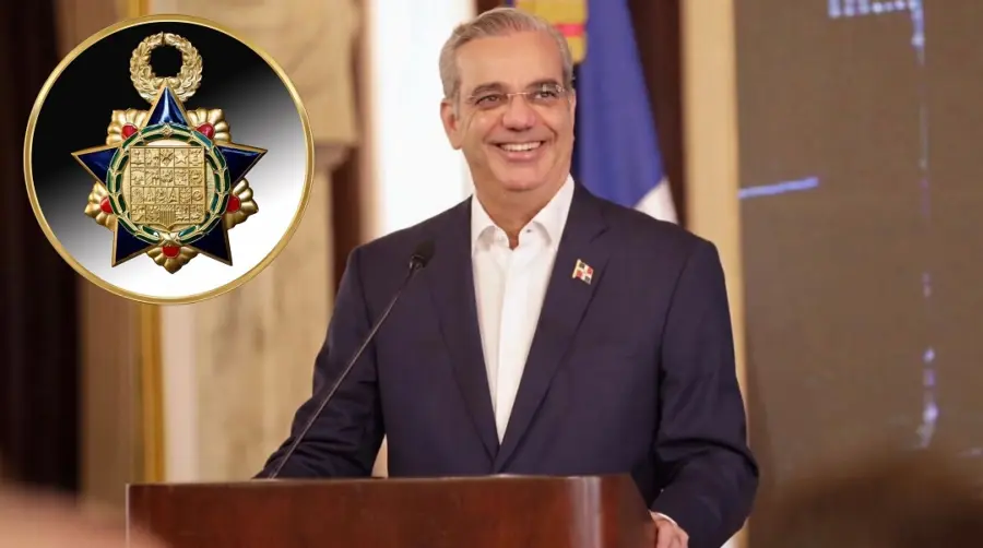 Abinader con la insignia