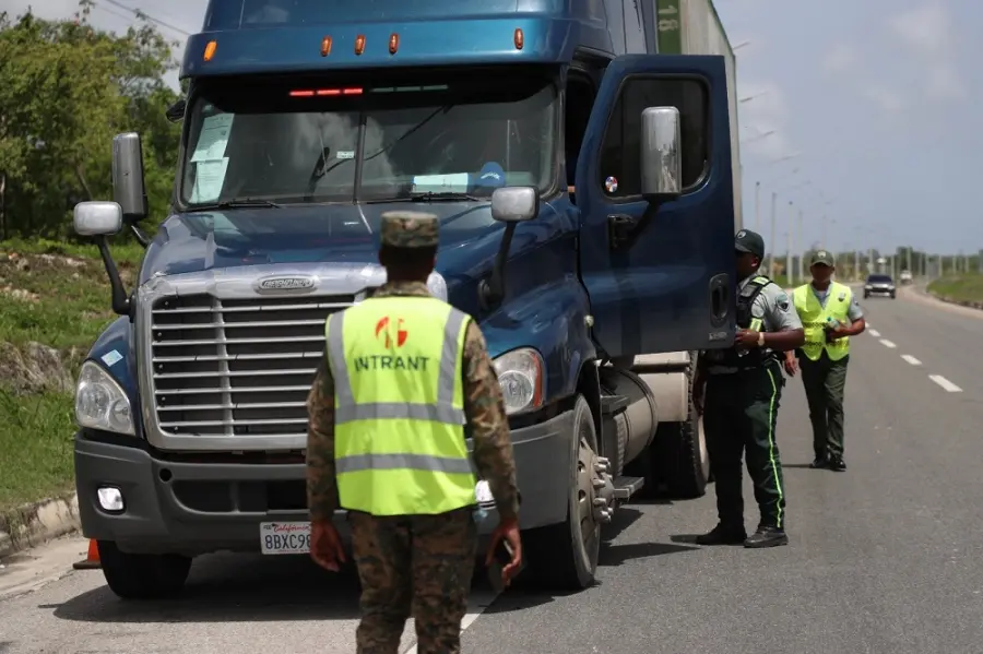 Camion detenido por intrant….