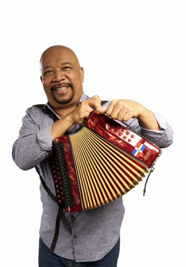 Agapito Pascual tiene el aval de  130 composiciones , 12 producciones y su estilo moderno.