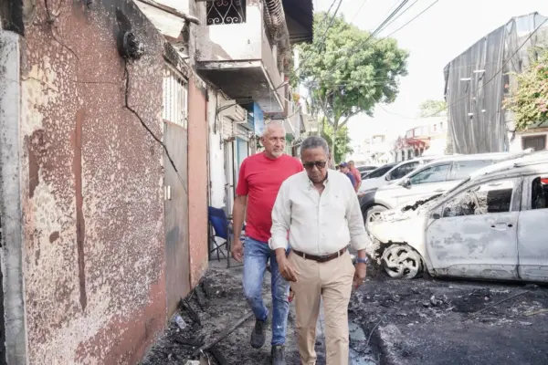 Edgar Féliz visitó a los afectados y prometió ayudas.