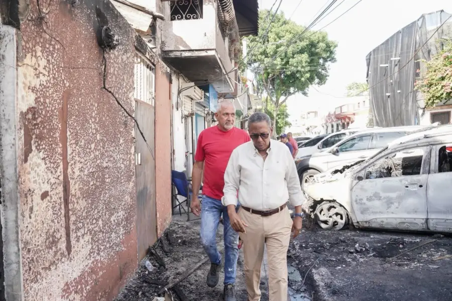Edgar Féliz visitó a los afectados y prometió ayudas.