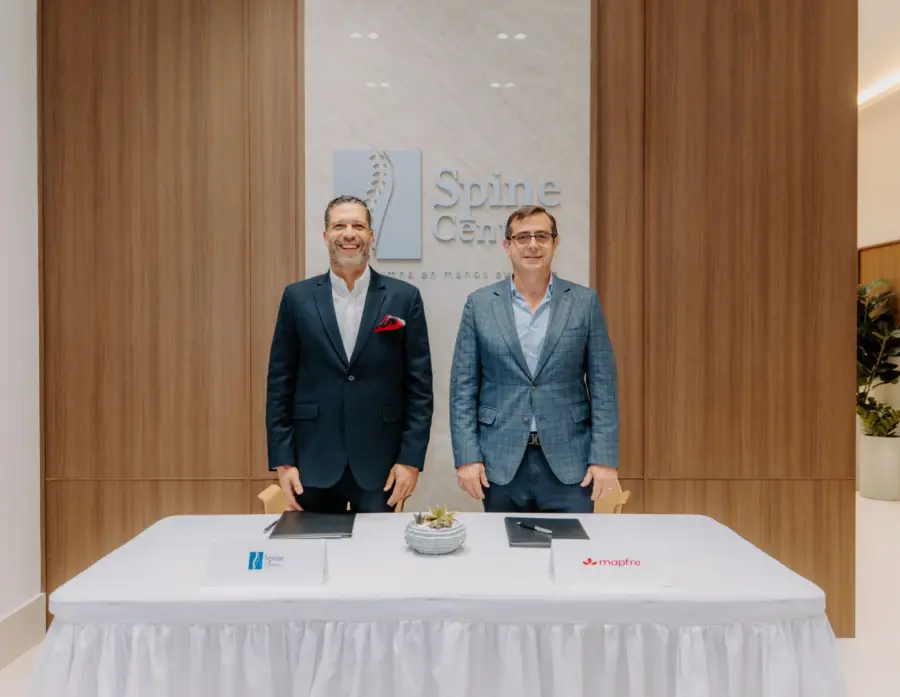 Ulises Acosta y Faustino Pérez, ejecutivos de ambas empresas.