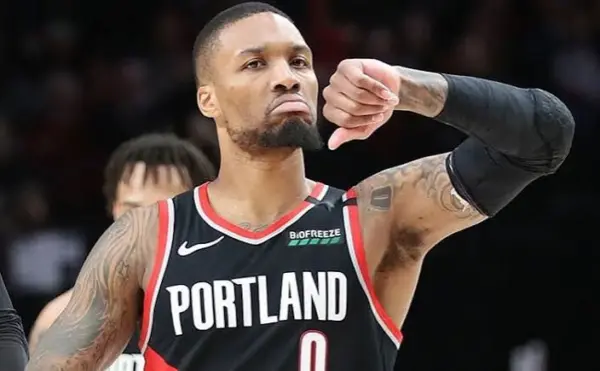 Damian Lillard, no ha jugado con su nuevo equipo.