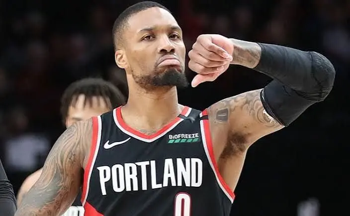 Damian Lillard, no ha jugado con su nuevo equipo.