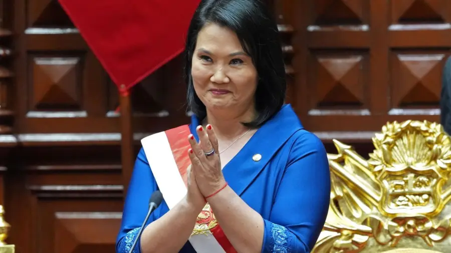 Fujimori cumple así con una promesa electoral.
