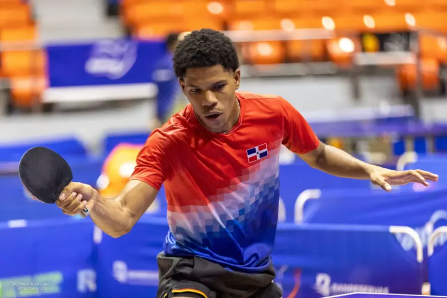 Yoel Mendoza durante su partido en el Clásico Rolling.