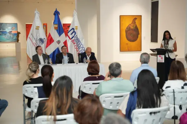 El arquitecto e historiador Gamal Michelén, presidió el acto.