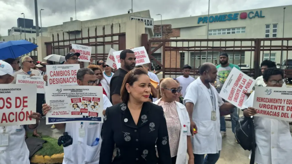 Farmacéuticos demandan implementación de incentivos por tiempo en servicio, aumento salarial, más nombramientos y otros.