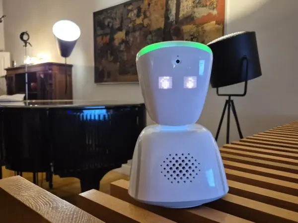 Imagen del robot diseñado para representar a los alumnos ausentes por motivos de tratamiento frente al cáncer EFE/Federación Española de Familias de Cáncer Infantil (FEFCI)