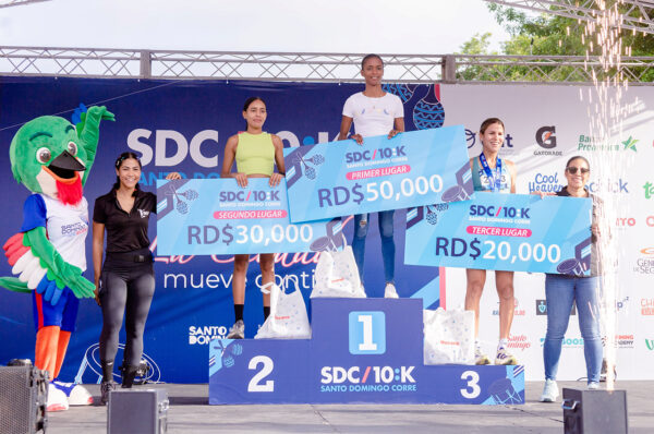 Más de 3,500 corredores participan en el Santo Domingo Corre 10K
