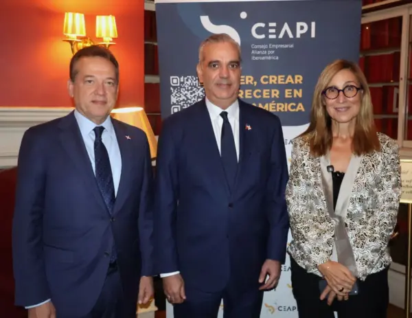Ito Bisonó, Canciller de la República Dominicana_ Luis Abinader, Presidente de República Dominicana_ y Núria Vilanova Presidenta de CEAPI