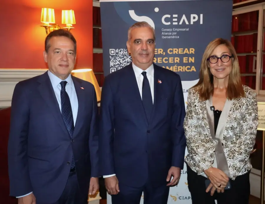 Ito Bisonó, Canciller de la República Dominicana_ Luis Abinader, Presidente de República Dominicana_ y Núria Vilanova Presidenta de CEAPI