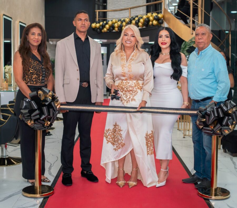 Ivanova Ramos, Francisco Mora, Roxanna Castillo, Santa de Martínez y Alfredo Reyes
