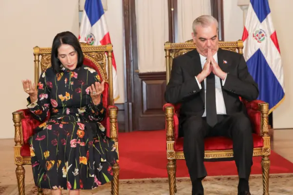 Luis Abinader y Raquel Arbaje durnmate Jornada Nacional de Oración