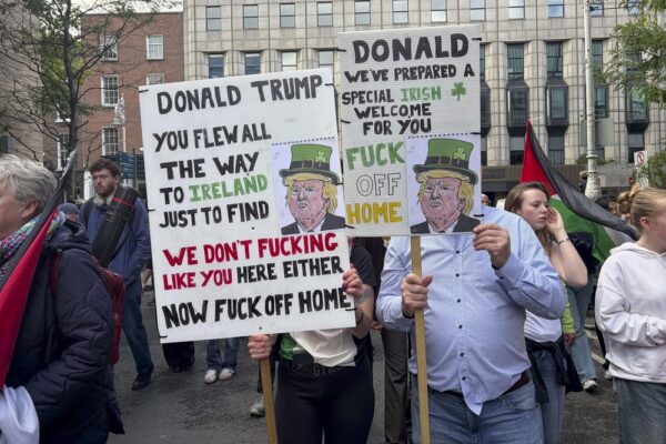 Manifestación antibelicista que se ha convocado hoy en Dublín con motivo de la visita a Irlanda de Donald Trump…