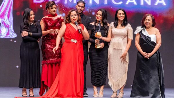 Marielle Araujo, CEO de Fashion Freak, en la premiación.