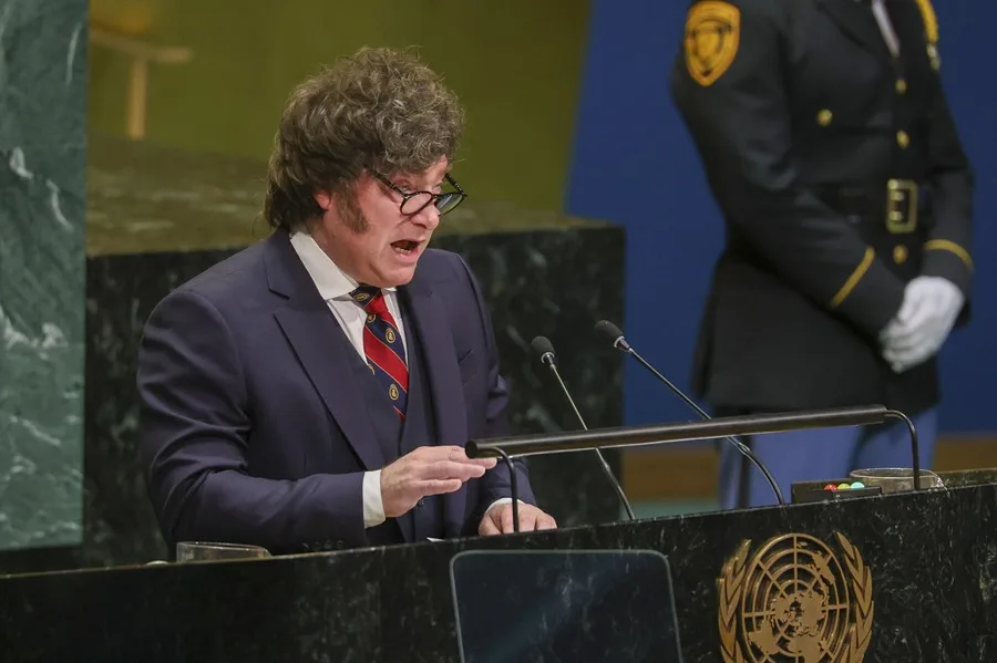 Milei pide negociar sobre las Malvinas y advierte a empresas que explotan sus recursos