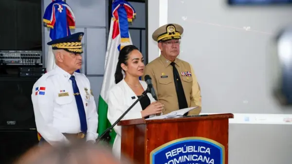 Ministra Raful y director PN