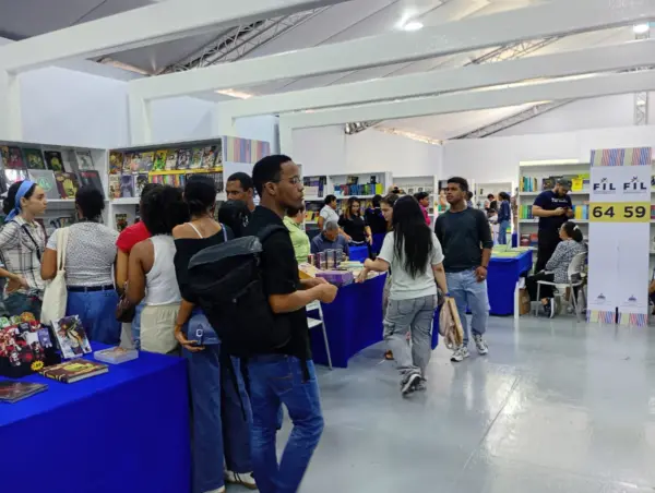 Personas comiezan a llegar a la Feria del Libro XXXVIII